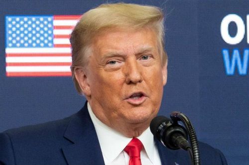 Trump từ chối nhượng bộ gây bối rối cho nhân viên Nhà Trắng