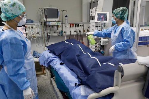 Tìm chìa khóa giải mã dịch bệnh COVID-19 trên tử thi
