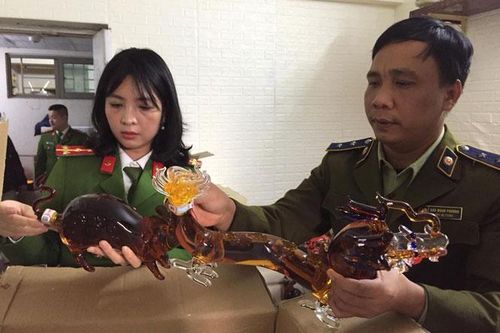Phát hiện một cơ sở sản xuất rượu giả nhãn mác nước ngoài