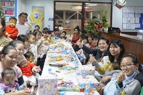 Vui Giáng sinh cùng những 'chiến binh' Khoa Gan mật, Bệnh viện Nhi Trung ương