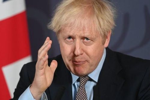 Thủ tướng Anh gây chú ý khi đeo cà vạt hình cá phát biểu về Brexit