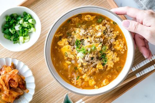 Người Nhật dạy làm miến kim chi thịt heo