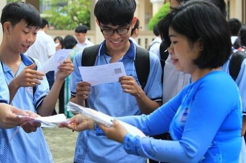 'Đề thi học sinh giỏi quốc gia môn Ngữ văn hay'