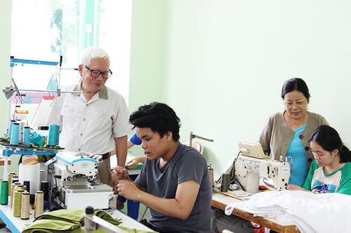 Chắp cánh cho người khuyết tật