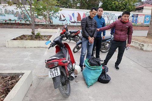 Bắt đối tượng sản xuất, buôn bán pháo trái phép
