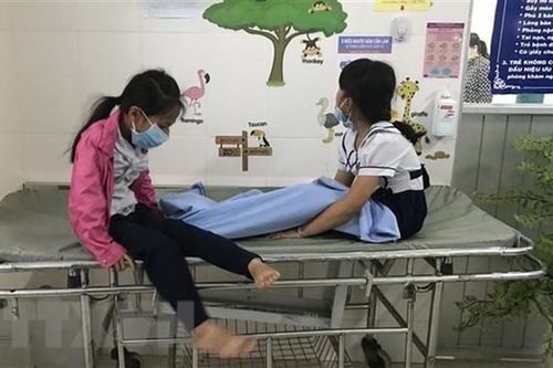 7 học sinh tiểu học nhập viện sau khi uống trà sữa ở Đồng Tháp