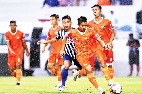 HAGL, Hà Nội ngơ ngẩn nhìn tân binh Bình Định 'chơi lớn'