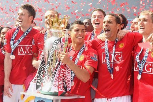 MU 8 lần 'lật kèo' lên đỉnh Premier League khiến đối thủ ôm hận