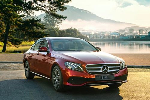 Mercedes-Benz E 180 - xe sedan hạng sang cỡ trung 'đắt khách'