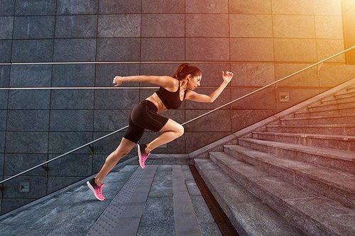 'Đo' sức khỏe tim mạch bằng leo cầu thang bộ