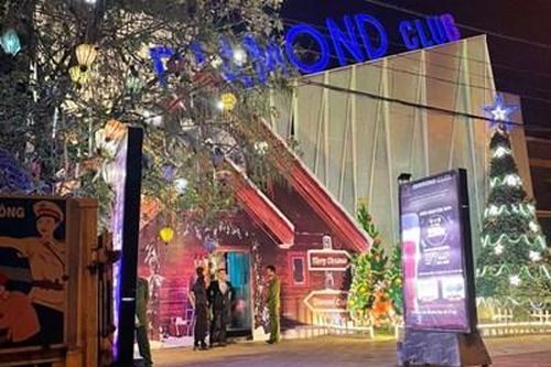 Hơn 100 người bay lắc điên cuồng trong quán bar ở Quảng Nam