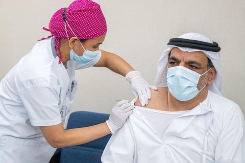 UAE là nước đầu tiên sử dụng đại trà vắcxin COVID-19 của Trung Quốc