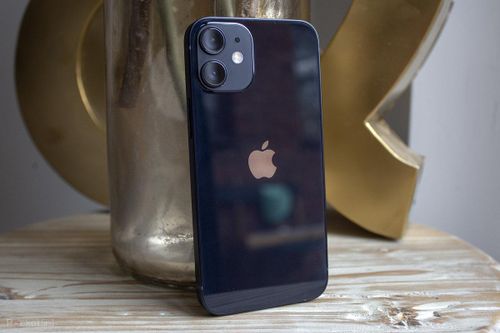 Top 10 smartphone 5G bán chạy nhất thế giới: iPhone 12 vô đối
