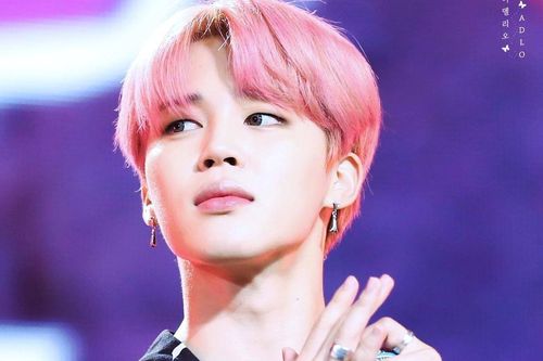 Jimin (BTS) tặng fan và gửi lời chúc Giáng sinh an lành