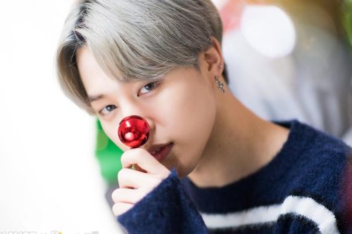 'Đánh úp' fan bằng món quà Noel, Jimin khiến nhiều người tan chảy bởi sự ngọt ngào của mình