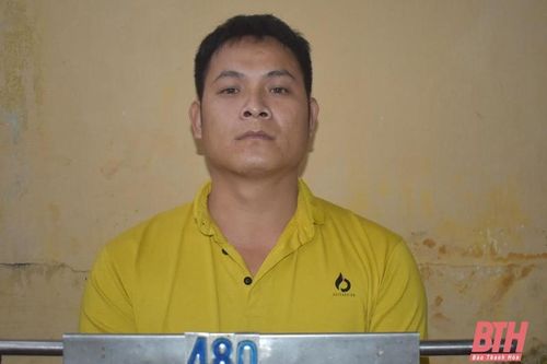Bắt đối tượng tàng trữ, mua bán trái phép gần 9 kg pháo nổ