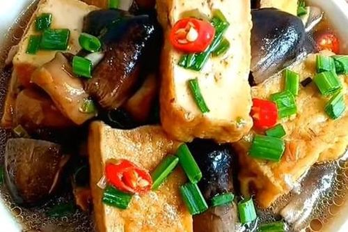 Đậu phụ nhà nghèo kết hợp với thứ này, cơm nấu bao nhiêu cũng thiếu
