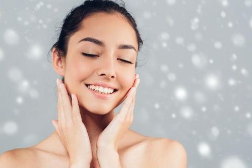 Mùa Đông vẫn cần bôi kem chống nắng, và bạn nhất định không được bỏ qua những bộ phận này