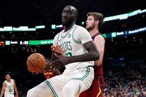 10 cầu thủ nặng hơn 120 kg ở NBA