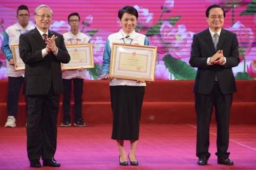 Tuyên dương 130 học sinh, sinh viên tiêu biểu