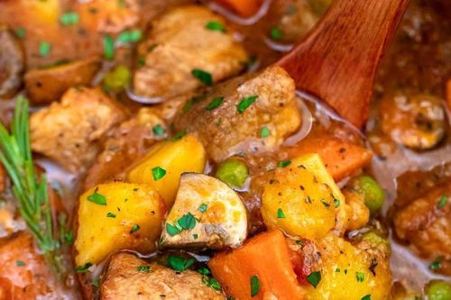 Thịt heo xào rau củ cho bữa ăn cuối tuần