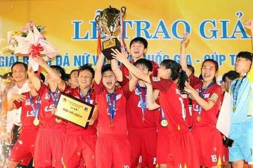 Bóng đá TP.HCM khởi sắc
