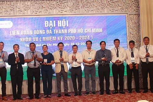 Bầu Tú chi thêm 20 tỷ đồng cho bóng đá TP.HCM