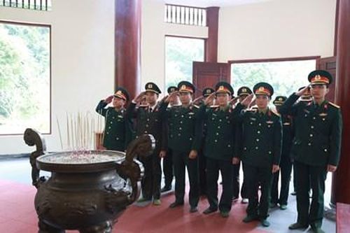 Đoàn cơ sở Cơ quan Tổng cục Công nghiệp Quốc phòng tổ chức các hoạt động về nguồn tại Cao Bằng