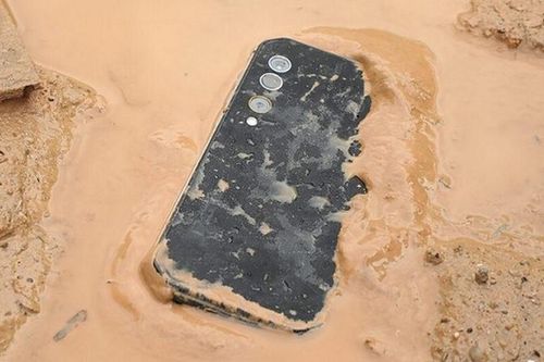 Đừng quên những smartphone 'vừa khôn, vừa bền' của năm 2020