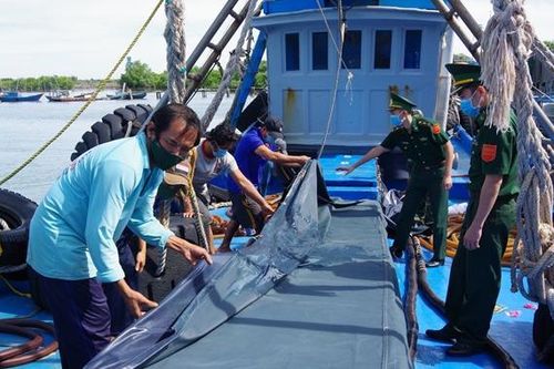 Hải đoàn 18 BĐBP bắt vụ vận chuyển 80.000 lít dầu DO không rõ nguồn gốc