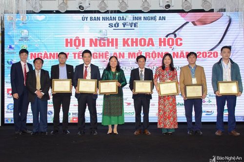 Các chuyên gia tai mũi họng hàng đầu Việt Nam báo cáo tại Hội nghị Khoa học ngành Y tế Nghệ An