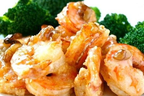 Món ngon cuối tuần: Cách làm tôm chiên sốt mật ong thơm ngon lạ miệng