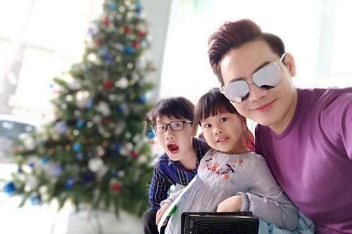 MC Hồng Phúc thừa nhận từng vô tâm khi nghĩ chỉ cần mang tiền về là được