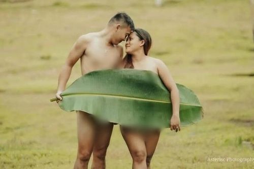 Bộ ảnh cưới trần trụi của cặp đôi gây sốc MXH nhưng câu chuyện đằng sau mới khiến dân tình bất ngờ