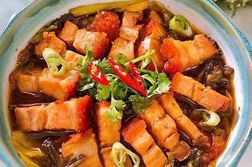 Món thịt heo quay kho dưa