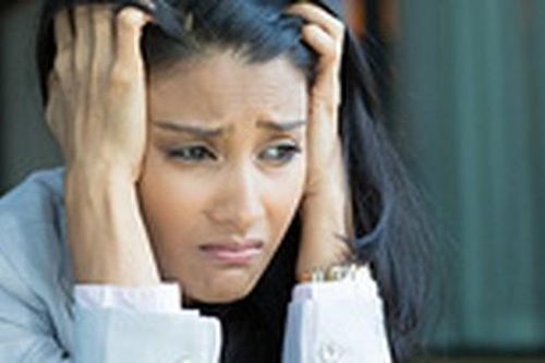 Mẹ thích cặp kè trai trẻ đáng tuổi con
