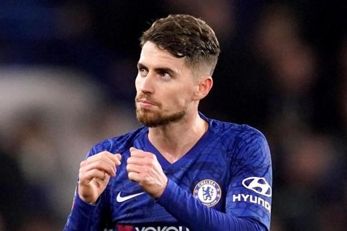 Jorginho bị bắt bài khi đá phạt 11 m