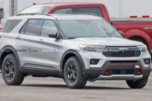 Lộ diện hình ảnh Ford Explorer Timberline 2022 chạy trên đường với thiết kế hầm hố