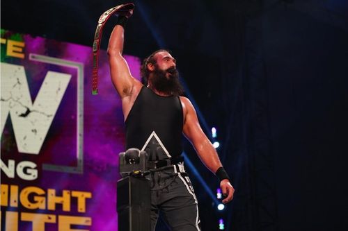 Cựu đô vật WWE Jonathan Huber qua đời ở tuổi 41 vì bệnh phổi