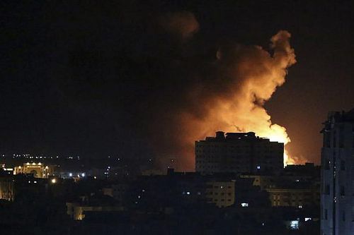 Israel ném bom Dải Gaza, trả đũa cho 'cơn mưa tên lửa' ngày Giáng sinh