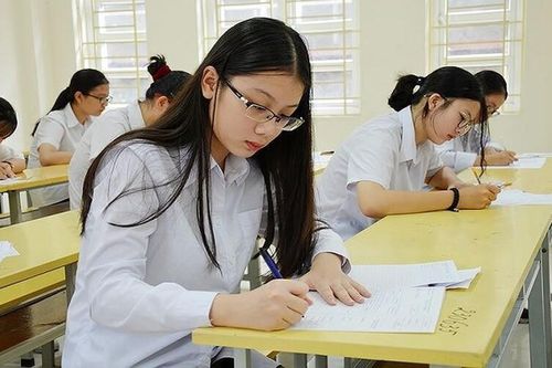 Quảng Ngãi thu hồi 3,5 tỷ đồng khen thưởng học sinh