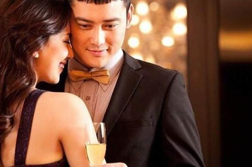 Chồng nói dối quanh và sự thật 'hai năm rõ mười' vợ tận mắt thấy trong quán bia ôm
