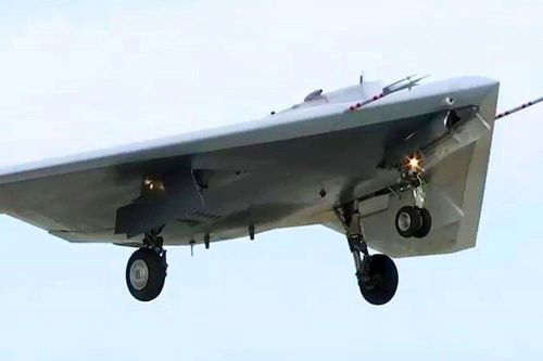 UAV Okhotnik thử nghiệm tấn công mục tiêu trên không vào năm 2021