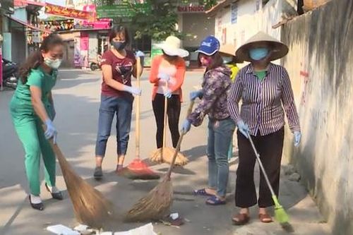 Phụ nữ bảo vệ môi trường xanh, chung sức xây dựng nông thôn mới