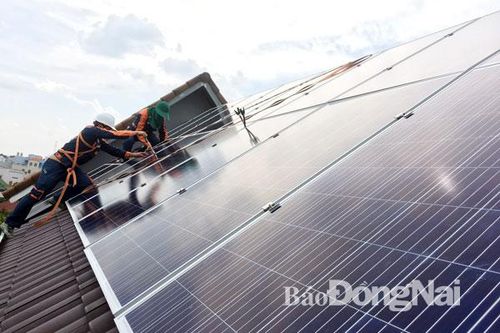 Dừng đấu nối và ký hợp đồng mua bán điện mặt trời mái nhà từ tháng 1-2021