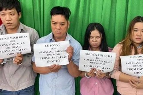 Nhóm đối tượng chuyên dùng dao lam rạch túi công nhân lúc tan ca