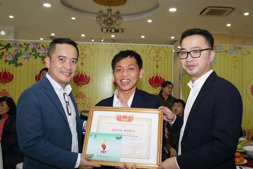 Tặng 64 sổ tiết kiệm cho thanh niên khuyết tật