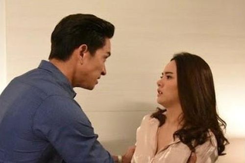 Trong tiệc đầy tháng con, bố mẹ tôi tặng cháu ngoại hẳn sổ tiết kiệm 50 triệu, cứ tưởng chồng sẽ vui nào ngờ anh nổi trận lôi đình