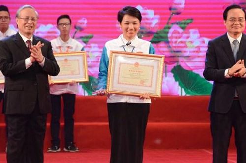 Tuyên dương học sinh, sinh viên xuất sắc học tập và làm theo lời Bác