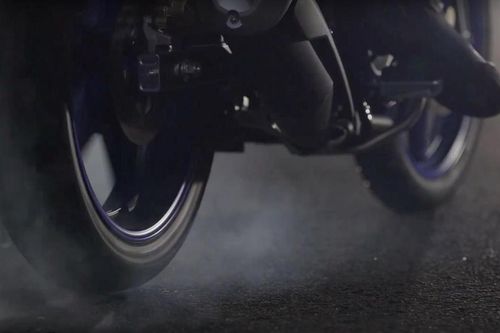 Yamaha sắp ra mắt xe thể thao 'Tiểu YZF - R1'
